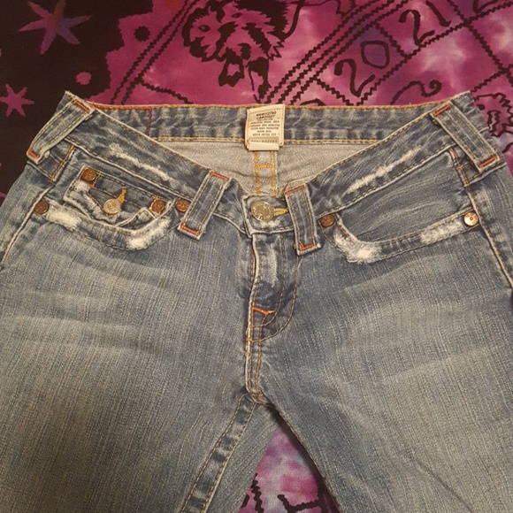 LIKE NEW TRUE RELIGION DISTRESSED 27 - Picture 2 of 8
